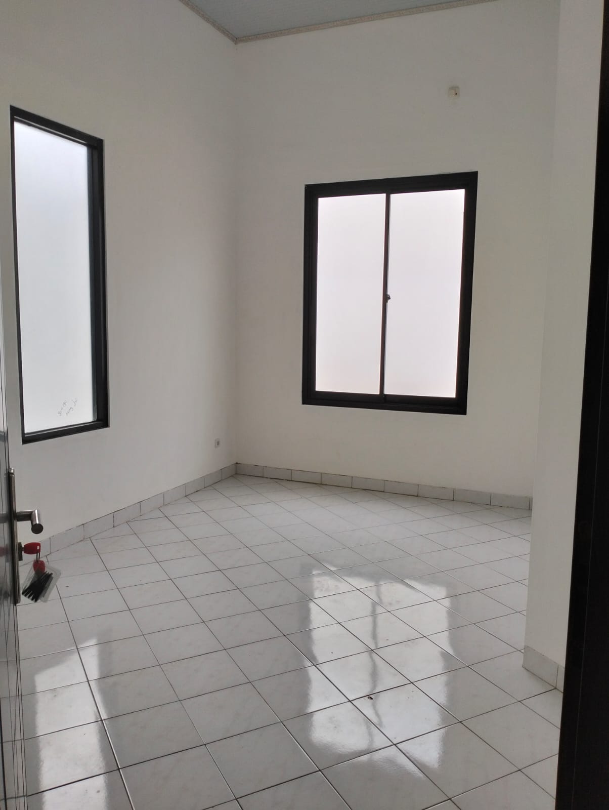 Rumah Disewakan di Taman Beverly Lippo Cikarang